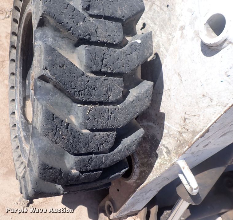 image for item DQ3052 2008 Bobcat S250  skid steer loader