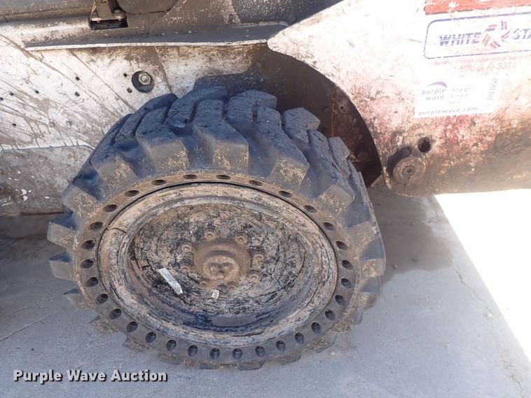 image for item DQ3052 2008 Bobcat S250  skid steer loader