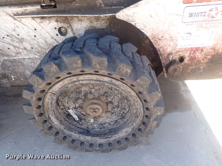 image for item DQ3052 2008 Bobcat S250  skid steer loader