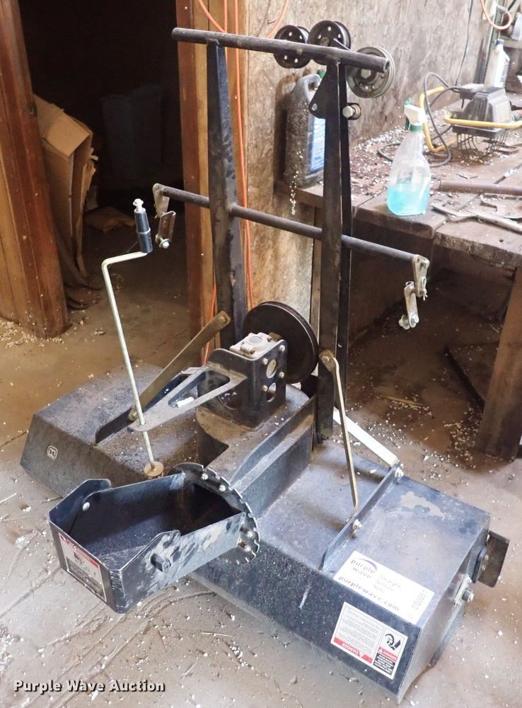 image for item DQ3054 Hustler 927541  snow blower