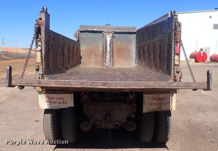 image for item DQ3055 1999 Freightliner FL80  dump truck