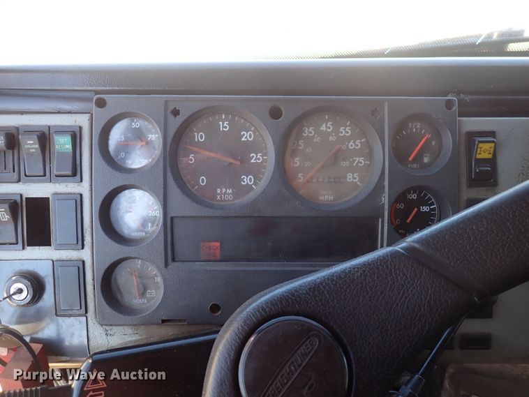 image for item DQ3055 1999 Freightliner FL80  dump truck