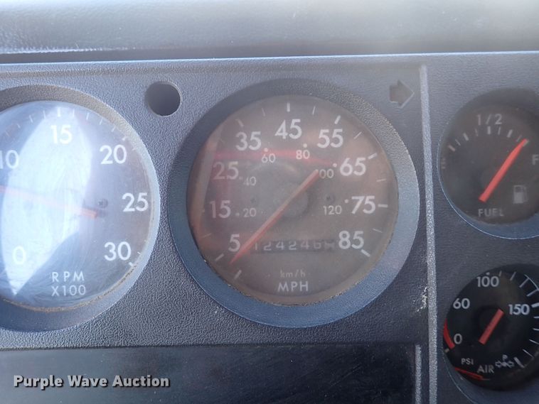 image for item DQ3055 1999 Freightliner FL80  dump truck