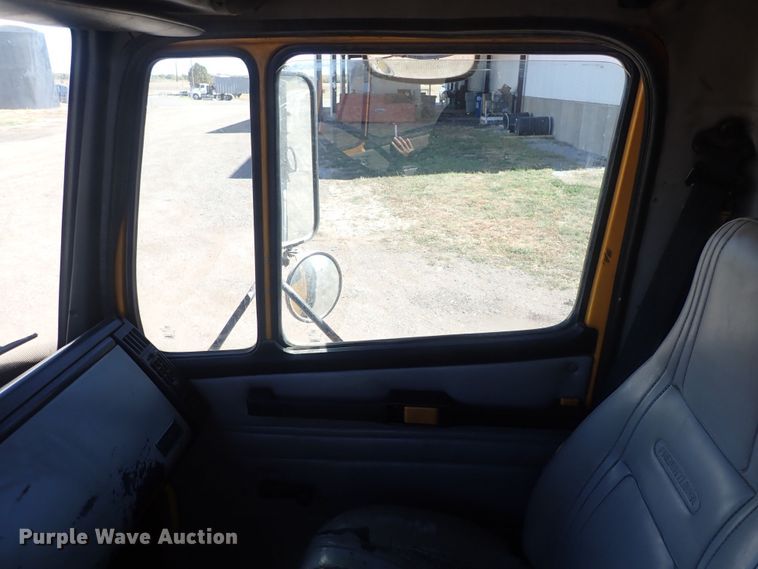 image for item DQ3055 1999 Freightliner FL80  dump truck