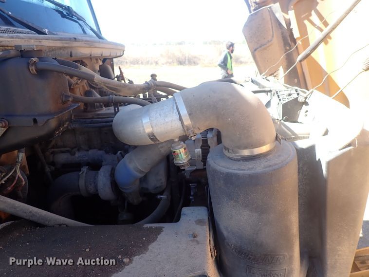 image for item DQ3055 1999 Freightliner FL80  dump truck