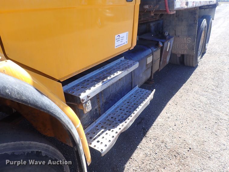 image for item DQ3055 1999 Freightliner FL80  dump truck