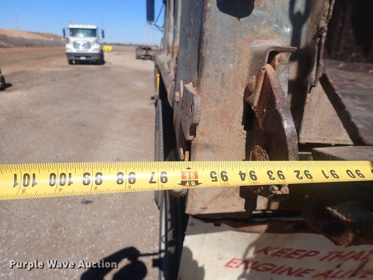 image for item DQ3055 1999 Freightliner FL80  dump truck