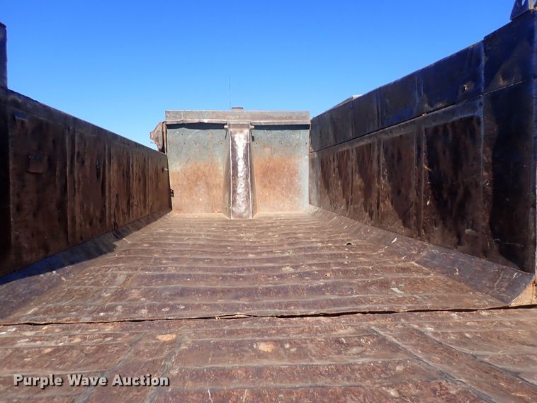 image for item DQ3055 1999 Freightliner FL80  dump truck