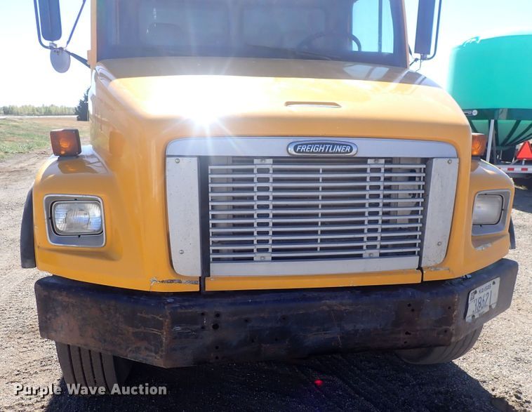 image for item DQ3055 1999 Freightliner FL80  dump truck