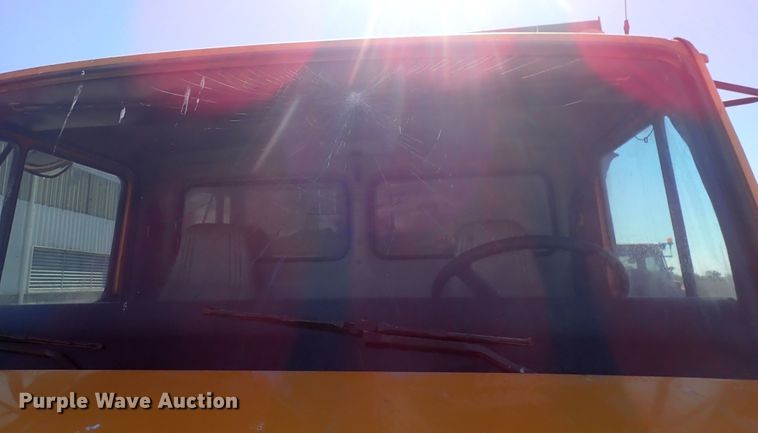 image for item DQ3055 1999 Freightliner FL80  dump truck