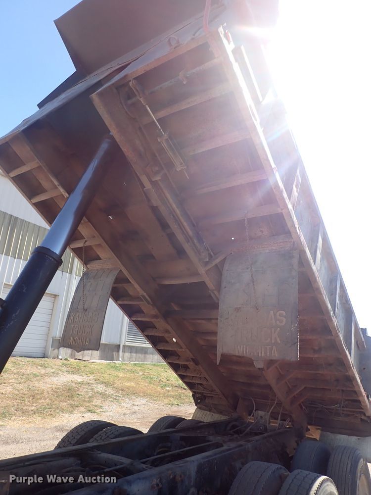 image for item DQ3055 1999 Freightliner FL80  dump truck