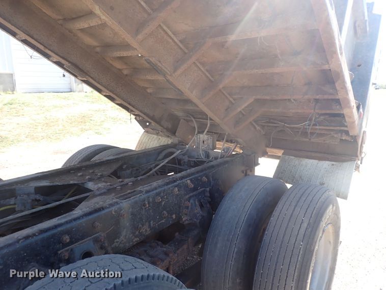 image for item DQ3055 1999 Freightliner FL80  dump truck