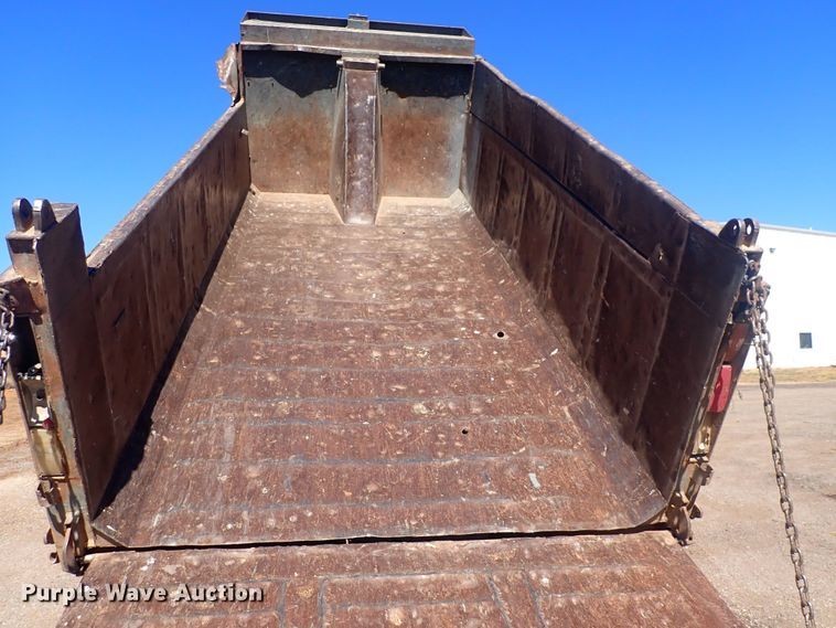 image for item DQ3055 1999 Freightliner FL80  dump truck