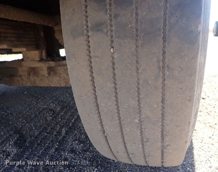 image for item DQ3055 1999 Freightliner FL80  dump truck