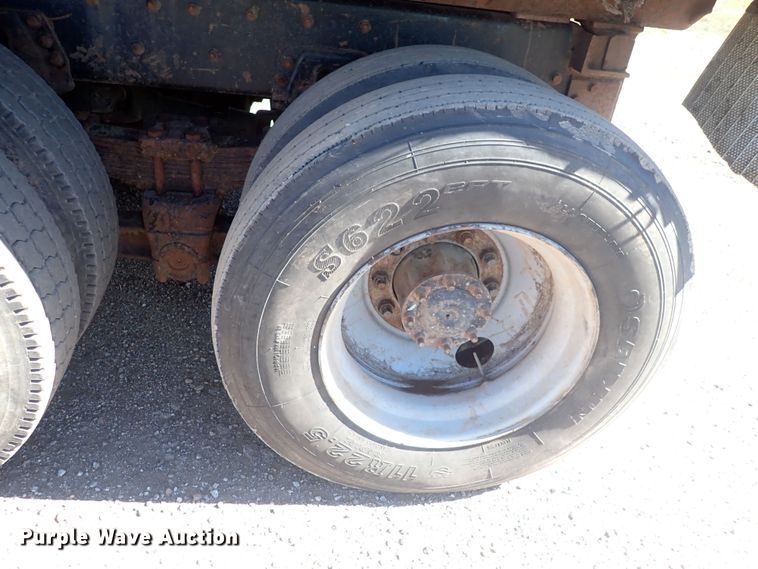 image for item DQ3055 1999 Freightliner FL80  dump truck