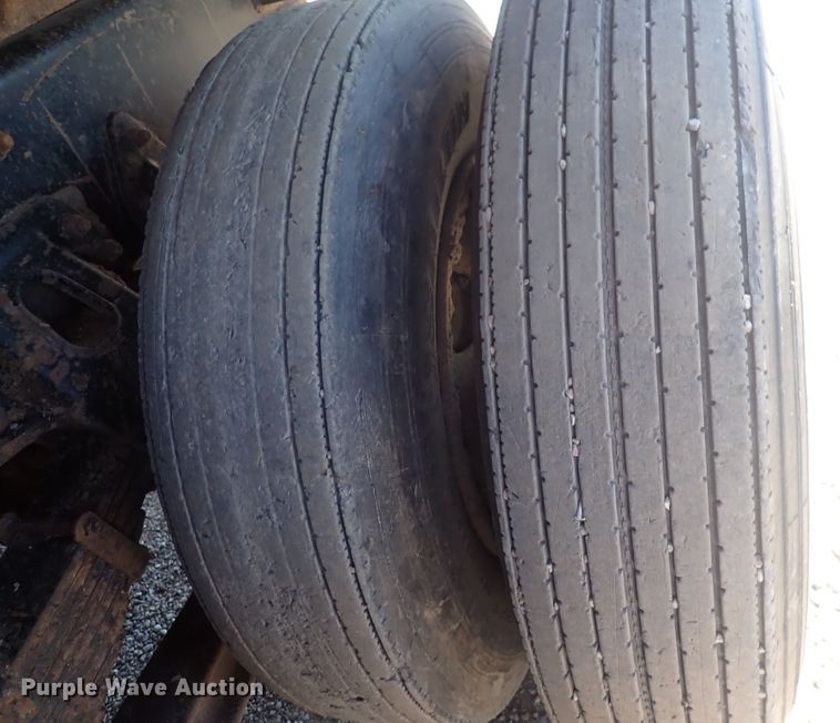 image for item DQ3055 1999 Freightliner FL80  dump truck