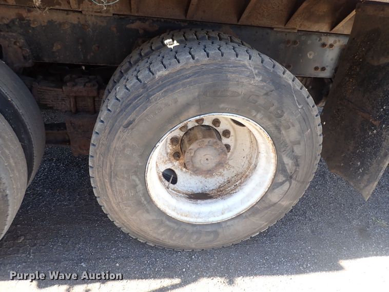 image for item DQ3055 1999 Freightliner FL80  dump truck