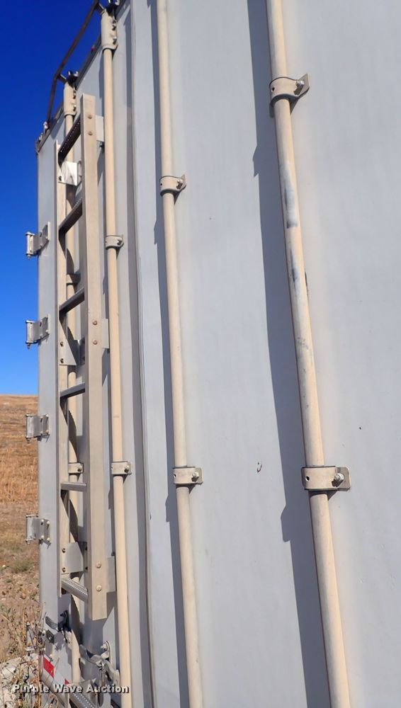 image for item DQ3069 2015 Wilkins 0KRA23PCFSBX  walking floor trailer