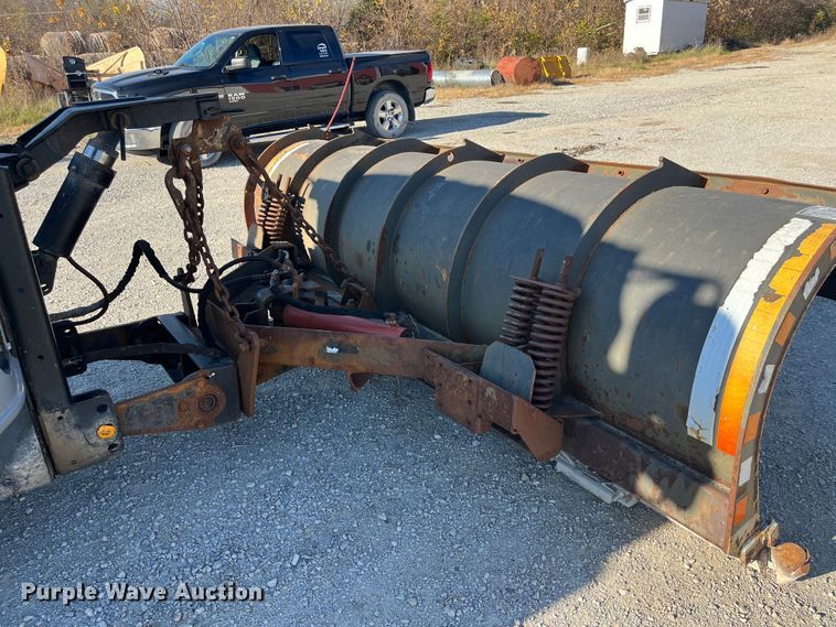 image for item DR7306 2004 International 7600  dump truck