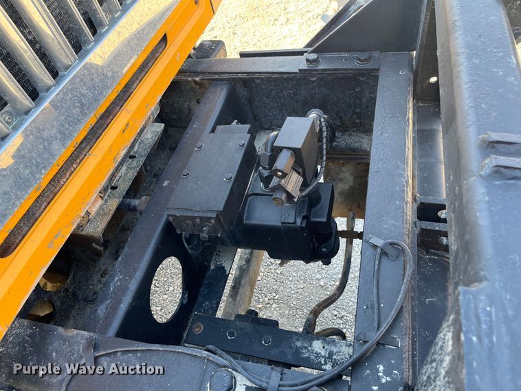 image for item DR7306 2004 International 7600  dump truck