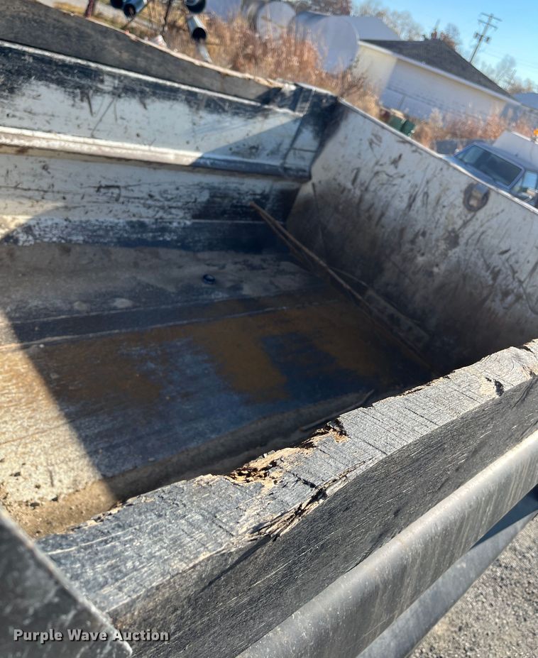 image for item DR7306 2004 International 7600  dump truck