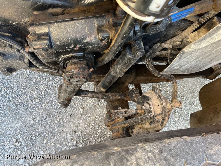 image for item DR7306 2004 International 7600  dump truck