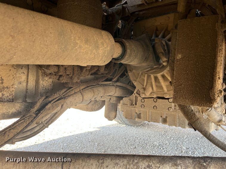 image for item DR7306 2004 International 7600  dump truck