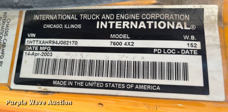 image for item DR7306 2004 International 7600  dump truck