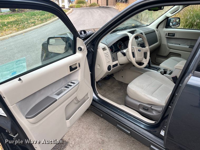 image for item DR7308 2010 Ford Escape Hybrid  SUV