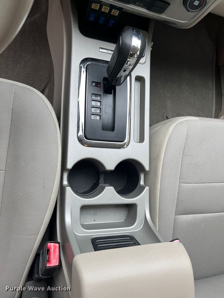 image for item DR7308 2010 Ford Escape Hybrid  SUV