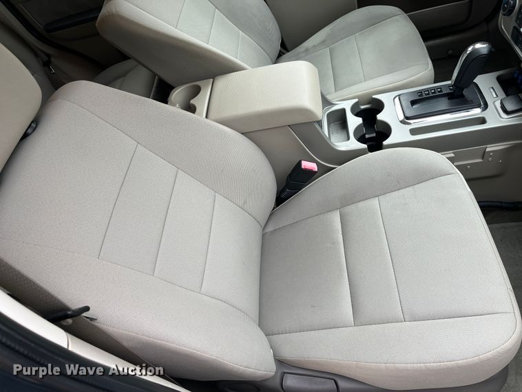 image for item DR7308 2010 Ford Escape Hybrid  SUV