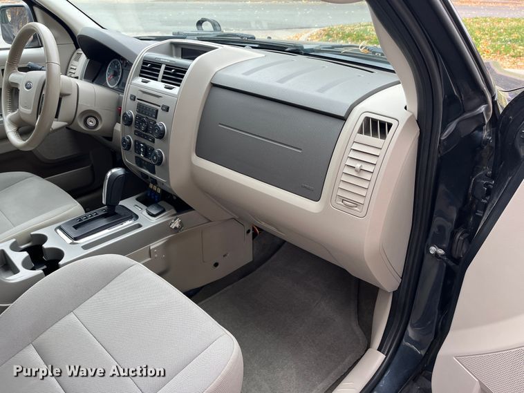 image for item DR7308 2010 Ford Escape Hybrid  SUV
