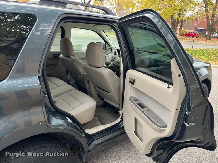 image for item DR7308 2010 Ford Escape Hybrid  SUV