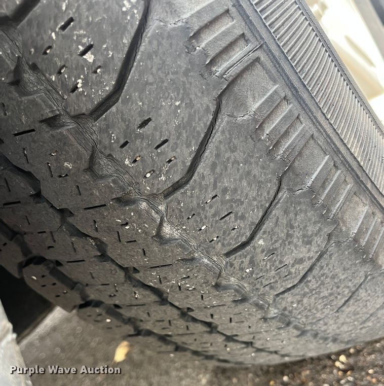 image for item DR7308 2010 Ford Escape Hybrid  SUV