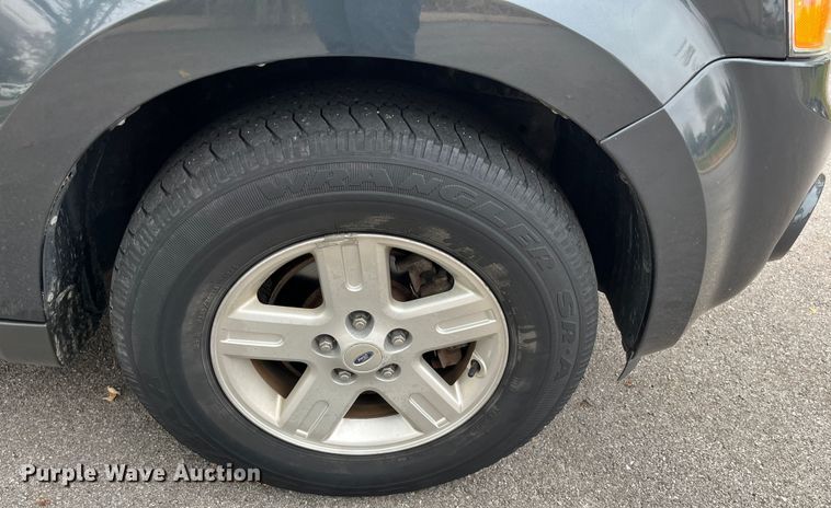 image for item DR7308 2010 Ford Escape Hybrid  SUV