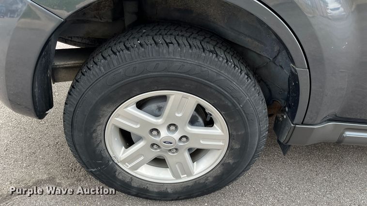image for item DR7308 2010 Ford Escape Hybrid  SUV
