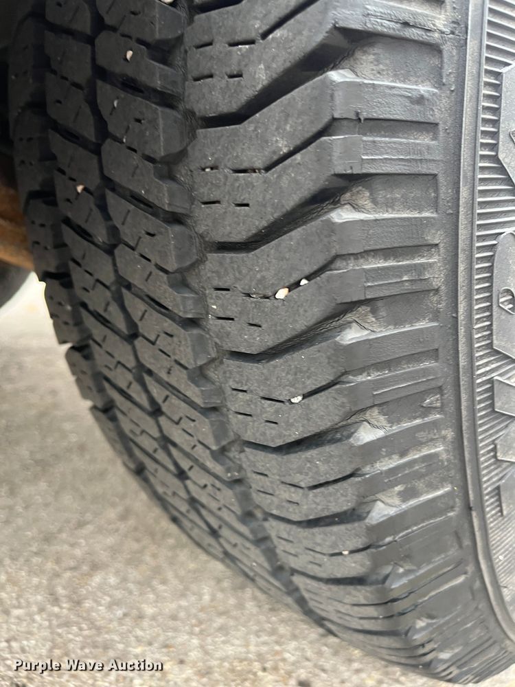 image for item DR7308 2010 Ford Escape Hybrid  SUV