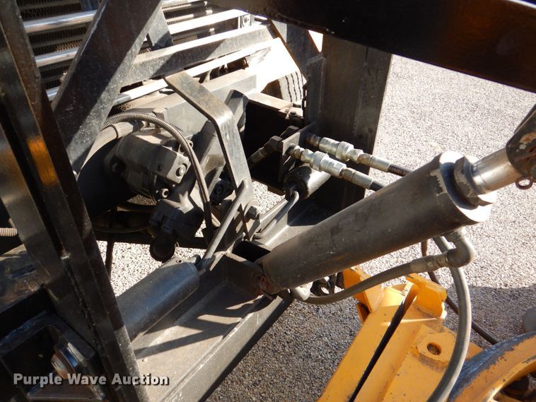 image for item DS8240 1994 Ford LN7000  dump truck