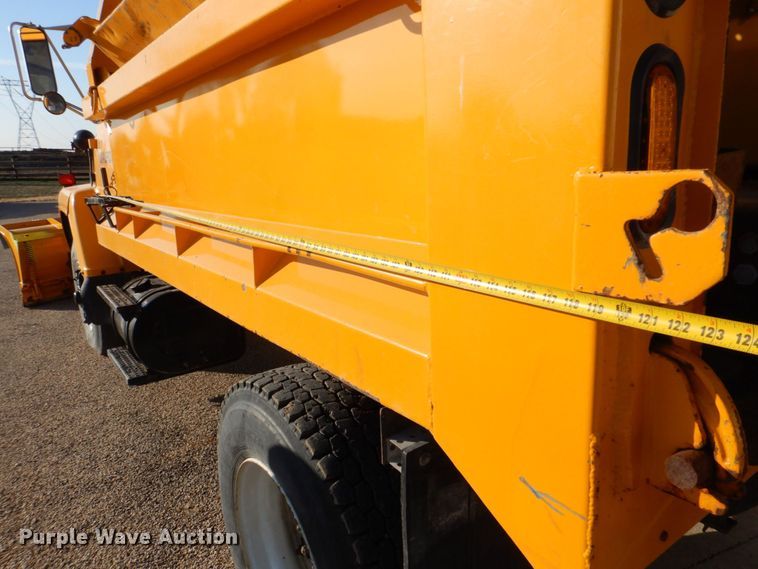 image for item DS8240 1994 Ford LN7000  dump truck