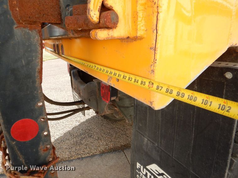 image for item DS8240 1994 Ford LN7000  dump truck