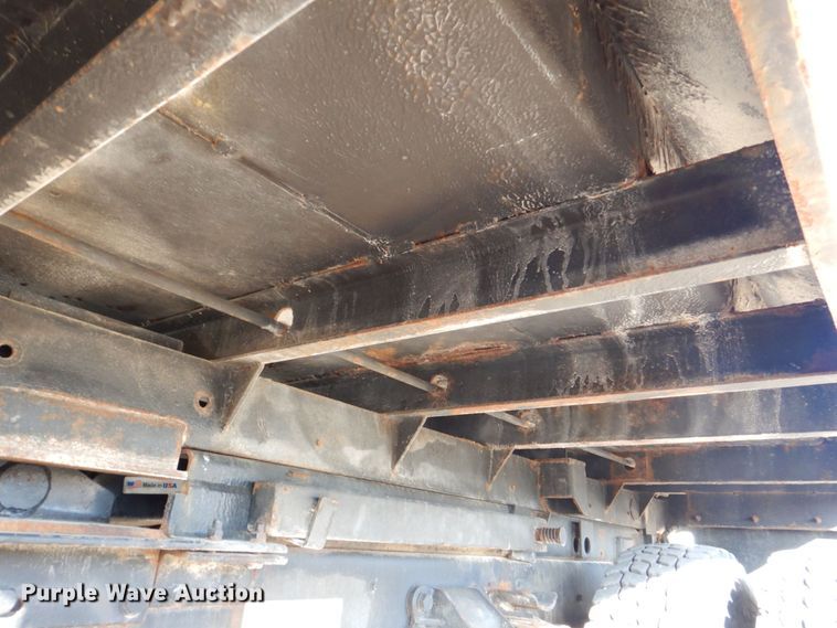 image for item DS8240 1994 Ford LN7000  dump truck