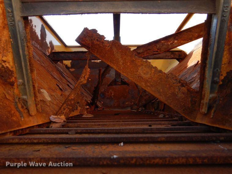 image for item DS8240 1994 Ford LN7000  dump truck