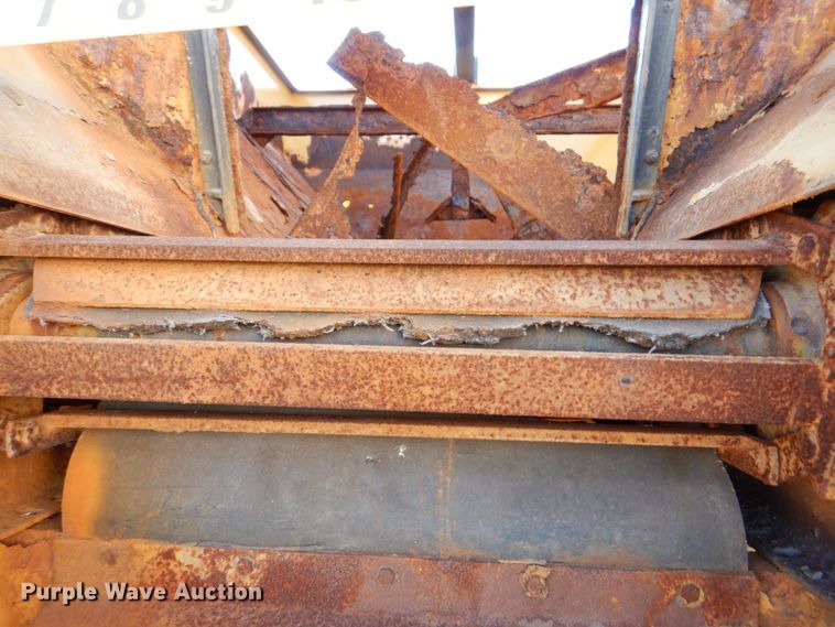 image for item DS8240 1994 Ford LN7000  dump truck