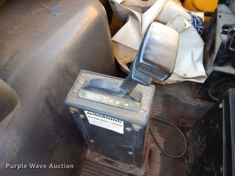 image for item DS8240 1994 Ford LN7000  dump truck