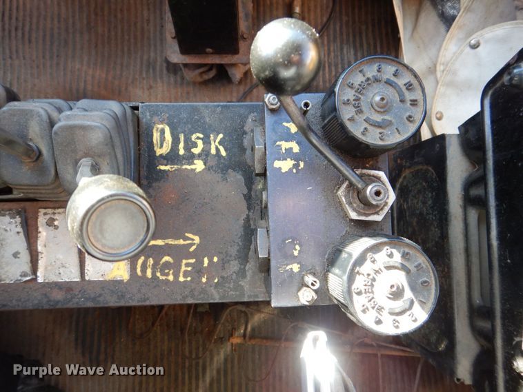 image for item DS8240 1994 Ford LN7000  dump truck