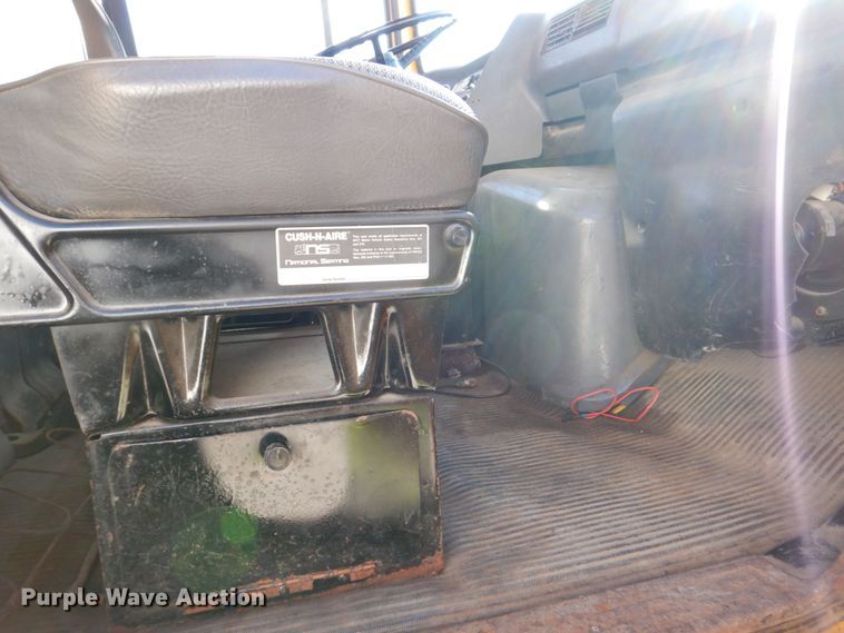 image for item DS8240 1994 Ford LN7000  dump truck