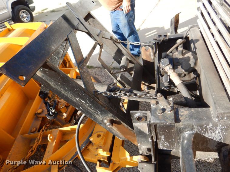 image for item DS8240 1994 Ford LN7000  dump truck