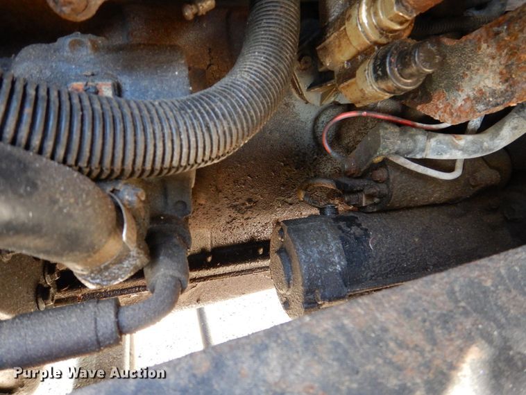 image for item DS8240 1994 Ford LN7000  dump truck