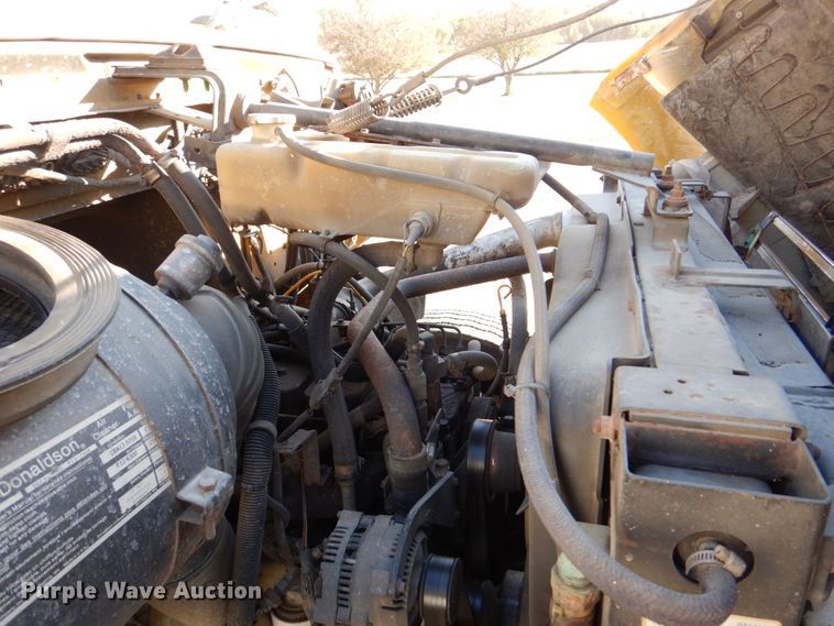 image for item DS8240 1994 Ford LN7000  dump truck