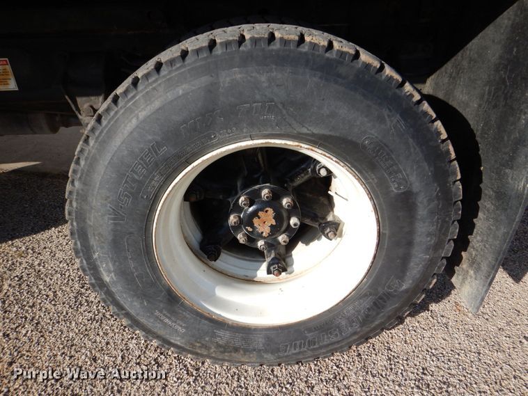 image for item DS8240 1994 Ford LN7000  dump truck